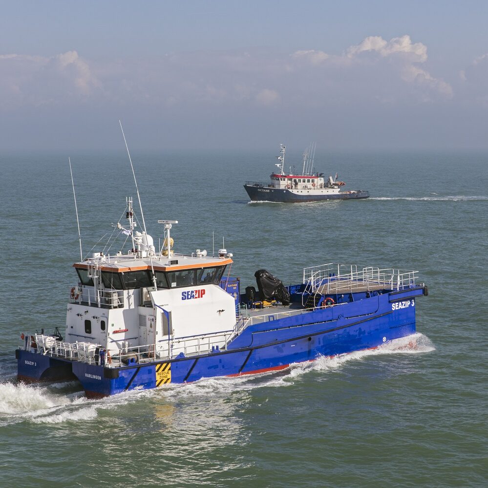 Gallery_SeaZip-3-and-Octans-during-trials-autonomous-shipping